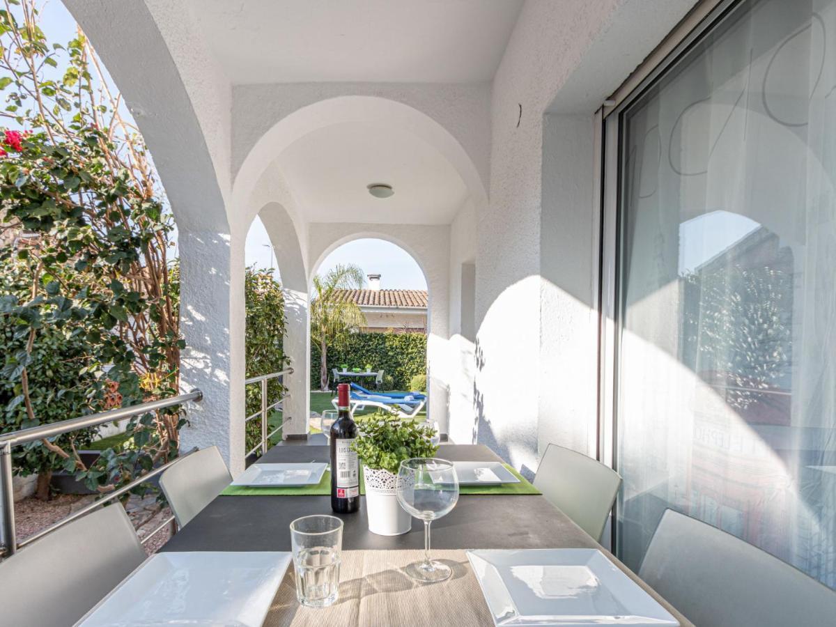 Holiday Home Alberes By Interhome Empuriabrava Exterior photo