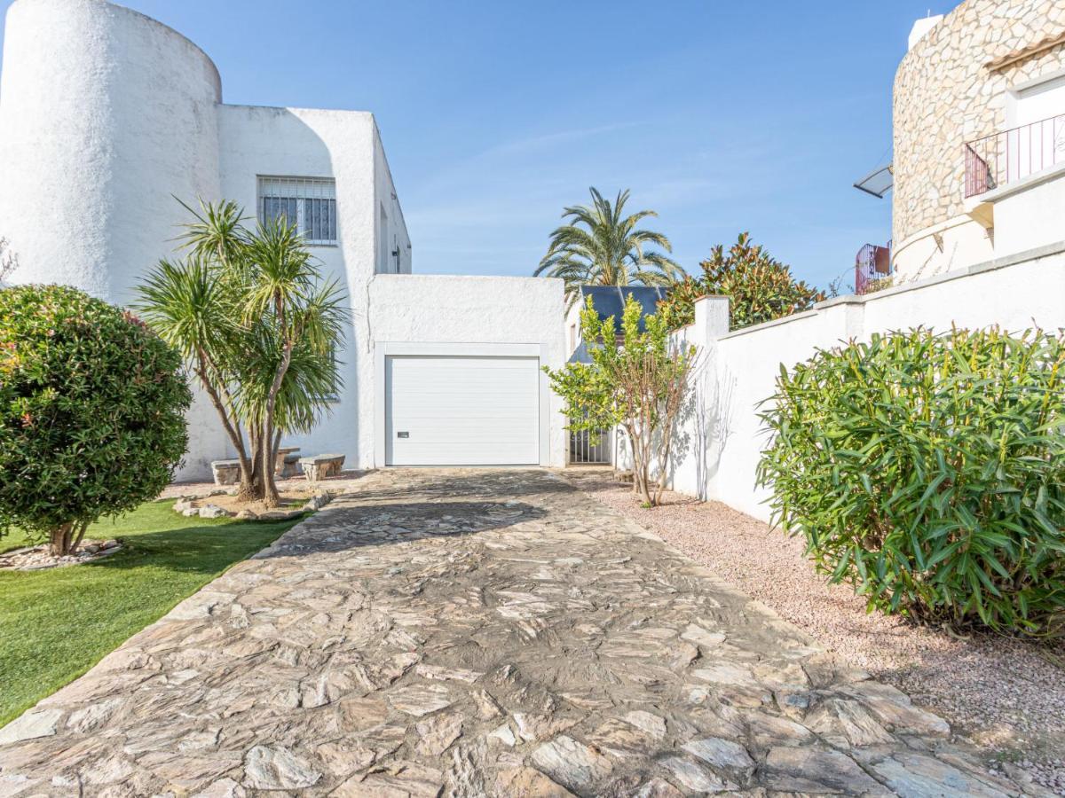 Holiday Home Alberes By Interhome Empuriabrava Exterior photo